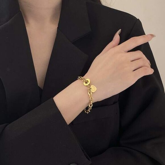 18K Gold Filled Heart Toggle Charm Bracelet (6.7") - Picture 1 of 2